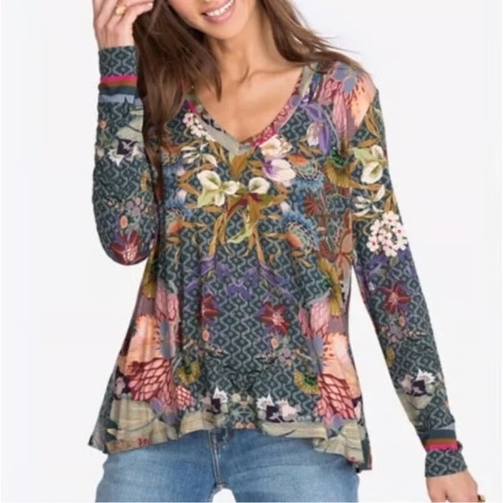 Johnny Was Aran Favorite long sleeve V-neck floral swing tee bamboo blend Sz S